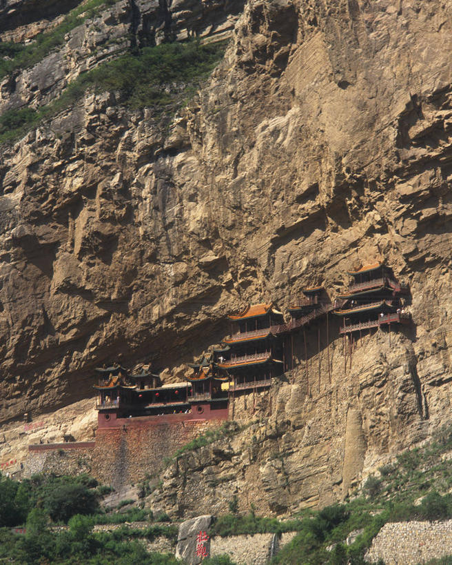 无人,寺庙,竖图,室外,白天,仰视,旅游,度假,石头,名胜古迹,山,山脉,标志建筑,地标,建筑,大同,恒山,中国,亚洲,阴影,节日,遗迹,光线,石子,影子,山峰,山峦,燃烧,古迹,文化,文物,娱乐,建设,古建筑,阳光,香火,庙宇,群山,祈祷,享受,休闲,健康,旅游胜地,放松,许愿,宗教,信仰,纪念,祈求,古文明,东亚,山西,山西省,中华人民共和国,华北地区,晋,大同市,五岳,平安,石块,岩石,彩图,低角度拍摄,庙,寺,北岳,北岳恒山,浑源县,玄空寺,悬空寺