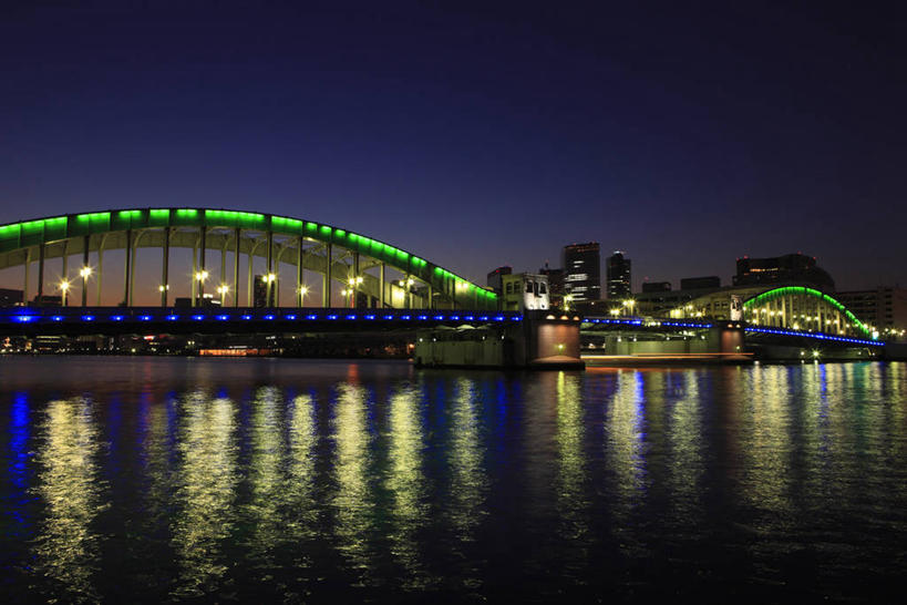 无人,横图,室外,夜晚,正面,旅游,度假,河流,水,标志建筑,大桥,地标,建筑,路灯,桥梁,夜景,照明,东京,日本,亚洲,阴影,波纹,光线,影子,河水,水流,斜拉桥,桥,灯光,涟漪,娱乐,建设,灯,倒影,水纹,波浪,享受,休闲,旅游胜地,放松,照亮,倒映,照明设备,东亚,本州,关东地方,本州岛,日本国,东京都,水晕,隅田川,胜哄桥,反照,斜张桥,彩图