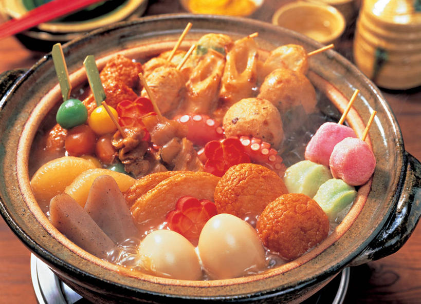 无人,横图,俯视,室内,特写,白天,烹饪,餐桌,桌子,杯子,厨具,阴影,朦胧,模糊,反射,锅子,壶,砂锅,影子,陶瓷,日本料理,料理,食品,陶瓷制品,锅,菜肴,美食,水壶,食物,茶壶,容器,水杯,日式料理,日式,佳肴,餐台,锅具,烹饪用具,关东煮,关东炊,黑轮,御田,茶杯,烹调用具,烹调,彩图,高角度拍摄