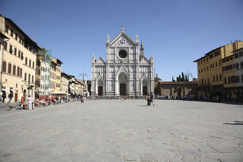 无人,教堂,横图,室外,白天,仰视,旅游,度假,名胜古迹,标志建筑,地标,建筑,意大利,佛罗伦萨,欧洲,阴影,节日,遗迹,光线,影子,古迹,文化,文物,娱乐,建设,古建筑,蓝色,蓝天,天空,阳光,天,祈祷,享受,休闲,健康,旅游胜地,放松,许愿,宗教,信仰,晴朗,纪念,祈求,基督教,托斯卡纳,南欧,天主教,信念,古文明,万里无云,意大利共和国,首府,圣十字教堂,百花之城,翡冷翠,托斯卡纳大区,平安,晴空,晴空万里,彩图,低角度拍摄,大教堂,礼拜堂