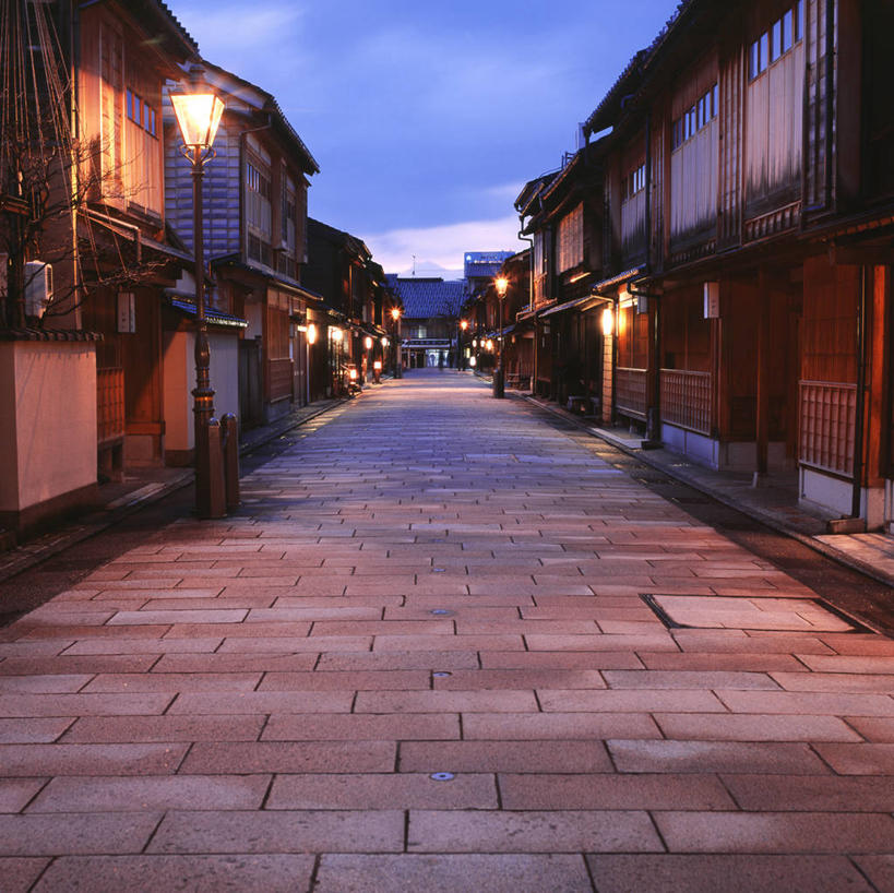 无人,家,横图,室外,白天,正面,度假,石头,美景,日落,城市风光,城市,道路,路,路灯,照明,日本,亚洲,阴影,光线,石子,影子,房屋,屋子,景观,晚霞,霞光,落日,公寓,小路,灯光,交通,娱乐,洋房,楼房,住宅,灯,黄昏,享受,休闲,景色,彩霞,放松,照亮,照明设备,东亚,金泽,本州,本州岛,日本国,金沢,金沢市,石川,石川县,中部地方,县厅,夕照,薄暮,石块,岩石,夕阳,彩图,傍晚,房子,斜阳,金泽市