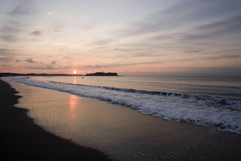 无人,横图,室外,白天,正面,旅游,度假,日出,海浪,海洋,美景,沙滩,太阳,神奈川,日本,亚洲,沙子,海岸,景观,浪花,水平线,辽阔,朝霞,晨曦,海平线,黎明,沙地,神奈川县,背光,娱乐,阳光,自然,海水,享受,休闲,广阔,景色,放松,一望无际,自然风光,逆光,海景,东亚,本州,关东地方,本州岛,日本国,江之岛,藤泽,藤泽市,无边无际,一马平川,大海,风浪,海,海水的波动,海滩,近岸浪,涌浪,朝阳,彩图,卯时,破晓,日始,水天相接,水天一线