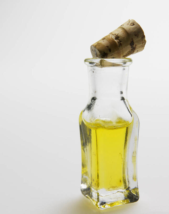 无人,竖图,室内,特写,白天,正面,阴影,灰色背景,反射,罐子,影子,玻璃制品,玻璃瓶,精油,瓶子,摄影,影棚,芳香植物,芳香油,挥发油,香精油,彩图,影棚拍摄,拍摄