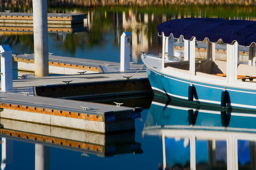 无人,横图,俯视,室外,白天,度假,海浪,海洋,美景,植物,城市风光,城市,轮船,船,美国,阴影,光线,影子,景观,浪花,娱乐,树,树木,绿色,倒影,阳光,自然,海水,交通工具,享受,休闲,景色,放松,生长,成长,倒映,北美,北美洲,加利福尼亚,载具,美洲,海景,加州,加利福尼亚州,金州,黄金州,北亚美利加洲,亚美利加洲,反照,文图拉县,奥克斯纳德,大海,风浪,海,海水的波动,近岸浪,涌浪,彩图,高角度拍摄,美利坚合众国