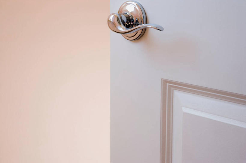 无人,横图,室内,特写,白天,正面,门,静物,阴影,反射,影子,墙,墙壁,墙面,把手,门把手,门框,门把,拉手,彩图