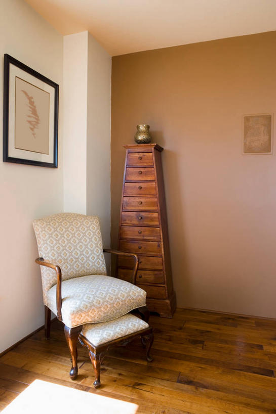 无人,家,竖图,室内,白天,正面,绘画,别墅,地板,家具,装修,建筑,椅子,欧式,艺术,装饰,房屋,墙,屋子,公寓,褐色,地面,古典,豪华,文化,建设,现代,装潢,洋房,楼房,木地板,墙壁,墙面,住宅,工艺品,室内装潢,品味,样板房,明亮,美术,高雅,舒适,贵妃椅,家居装潢,挂画,房屋设计,地中海风格,古典风格,简约风格,室内设计,宽敞,样板房装潢,美学,设计,装饰画,彩图,房子,贵妃榻