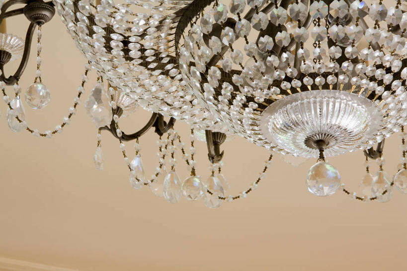 无人,横图,室内,特写,白天,仰视,时尚,静物,照明,阴影,朦胧,模糊,反射,影子,墙,灯光,水晶,吊灯,水晶灯,墙壁,墙面,灯,一个,灰色,灯具,单个,华丽,照亮,照明设备,高贵,水晶吊灯,水晶制品,富丽,华美,彩图,低角度拍摄,水晶石