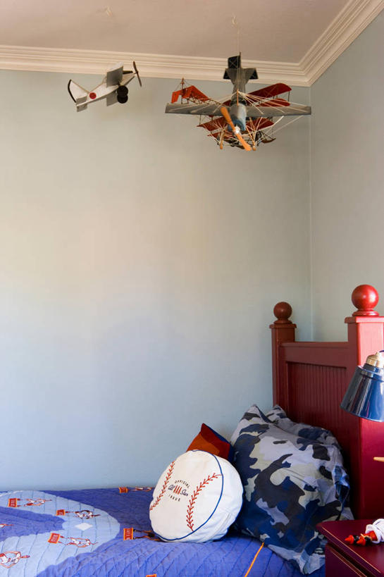 无人,家,竖图,室内,白天,正面,游戏,别墅,床,家具,靠垫,卧室,装修,飞机,建筑,玩具,欧式,吊挂,悬挂,装饰,房屋,墙,屋子,公寓,床单,靠枕,交通,豪华,挂,玩,娱乐,航空,被子,建设,现代,装潢,洋房,楼房,墙壁,墙面,住宅,灰色,垫子,室内装潢,枕头,交通工具,休闲,益智,运输,单人床,活动,样板房,明亮,舒适,被单,家居装潢,客机,发泄,消遣,智力,载具,房屋设计,地中海风格,古典风格,简约风格,室内设计,宽敞,样板房装潢,宣泄,设计,玩耍,嬉戏,彩图,房子,睡房,卧房