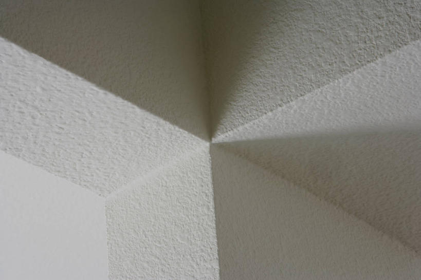 无人,横图,室内,特写,白天,仰视,天花板,静物,阴影,反射,结构,影子,墙,角落,构造,墙壁,墙面,灰色,布局,彩图,低角度拍摄