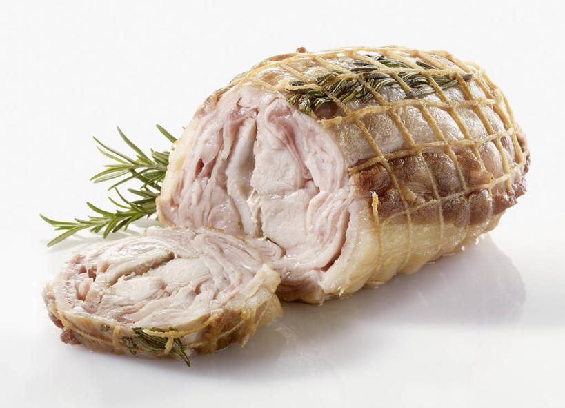 无人,横图,俯视,室内,特写,白天,白色背景,植物,桌面,桌子,叶子,阴影,反射,纹路,木制,纹理,影子,肉,绿叶,松子,松子仁,肉类,绿色,木制品,嫩叶,摄影,影棚,迷迭香,松仁,肉食,兔肉,肌理,海洋之露,松籽仁,肉干,兔肉干,叶,叶片,叶脉,彩图,高角度拍摄,影棚拍摄,拍摄