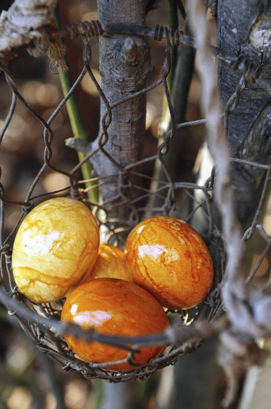 无人,竖图,俯视,室外,特写,白天,复活节,阴影,节日,朦胧,模糊,庆祝,编织,反射,篮子,影子,蛋,文化,三个,庆典,纪念,彩蛋,复活节彩蛋,彩图,高角度拍摄