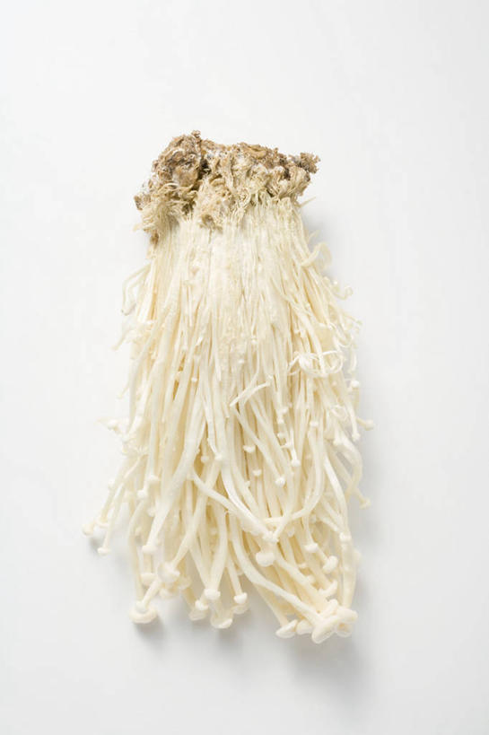 无人,竖图,俯视,室内,特写,白天,白色背景,桌面,桌子,蔬菜,阴影,新鲜,反射,木制,影子,金针菇,菌菇,食品,菌类,食物,白色,木制品,食用菌,摄影,有机食品,绿色食品,影棚,构菌,金菇,毛柄金钱菌,银针菇,智力菇,彩图,高角度拍摄,影棚拍摄,拍摄