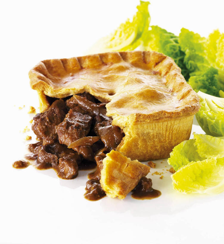 点心,面包,无人,竖图,俯视,室内,特写,白天,白色背景,餐桌,桌子,叶子,阴影,反射,影子,肉,牛肉,食品,面点,甜点,甜品,绿叶,肉类,食物,糕点,甜食,嫩叶,摄影,影棚,餐台,肉食,叶,叶片,彩图,高角度拍摄,影棚拍摄,拍摄