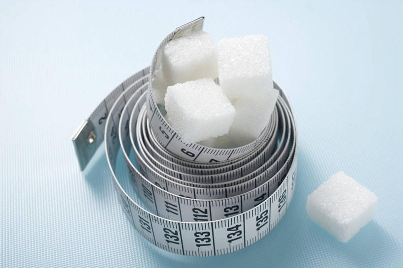 无人,横图,俯视,室内,特写,白天,装修,建筑,一堆,许多,阴影,堆叠,堆积,蓝色背景,反射,测量,标志,皮尺,文字,影子,字符,刻度,字母,调料,糖,调味品,调味料,方糖,标识,一个,尺,软尺,摄影,影棚,单个,堆,测量工具,尺子,阿拉伯文,量具,量仪,塑料卷尺,半方糖,白方糖,纤维尺,纤维圆尺,圆尺,阿拉伯语,阿拉伯字母,彩图,高角度拍摄,影棚拍摄,拍摄