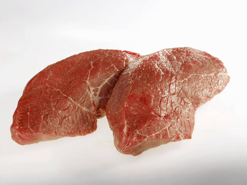 无人,横图,俯视,室内,特写,白天,白色背景,两块,阴影,反射,纹路,纹理,影子,肉,牛肉,肉类,红色,摄影,影棚,肉食,肌理,彩图,高角度拍摄,影棚拍摄,拍摄