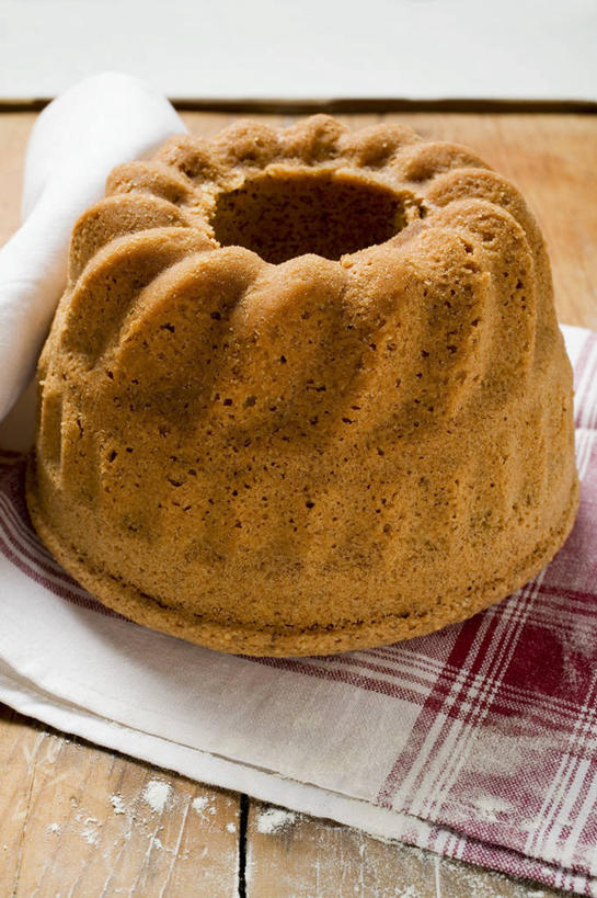 点心,无人,竖图,俯视,室内,特写,白天,下午茶,桌面,桌子,纺织品,一块,阴影,反射,木制,布,影子,食品,织物,食物,糕点,木制品,布匹,卡其布,彩图,高角度拍摄,蛋糕