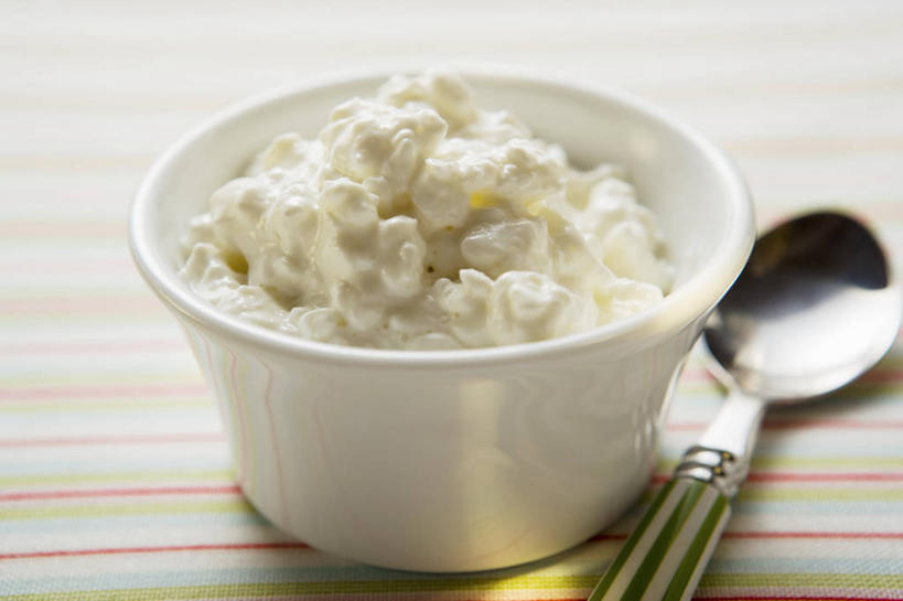 奶酪,无人,横图,俯视,室内,特写,白天,桌面,桌子,一把,一堆,许多,阴影,堆叠,堆积,条纹,朦胧,模糊,反射,木制,布料,影子,勺子,陶瓷,干酪,起司,陶瓷制品,芝士,营养,布纹,桌布,一个,餐巾,木制品,容器,调羹,台布,汤匙,碗,乳酪,单个,储藏,堆,乳制品,储存,发酵,衣鱼,彩图,高角度拍摄,贮存