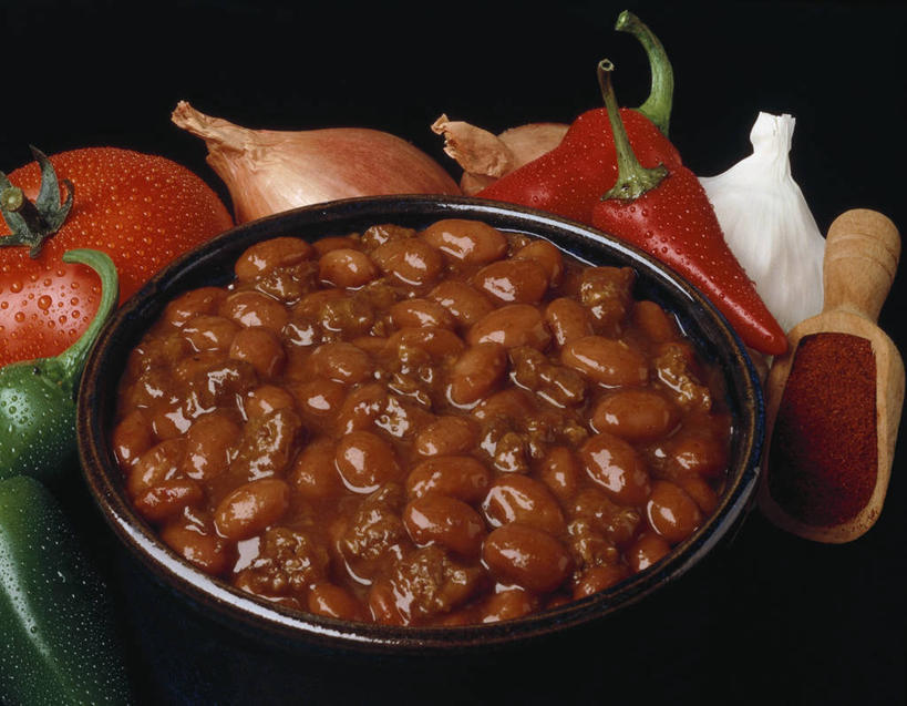 无人,横图,俯视,室内,特写,白天,植物,餐桌,桌子,豆,辣椒,蔬菜,蒜,西红柿,洋葱,阴影,黑色背景,新鲜,反射,影子,豆类,豆子,刀豆,食品,蒜头,四季豆,食物,红色,白色,摄影,有机食品,绿色食品,影棚,餐台,玉葱,芸豆,豆科,辣角,红海椒,大椒,辣虎,广椒,菜豆,二季豆,白肾豆,架豆,玉豆,去豆,胡蒜,圆葱,洋葱头,球葱,辣子,红辣椒,海椒,番茄,番椒,大蒜,葱头,彩图,高角度拍摄,影棚拍摄,拍摄