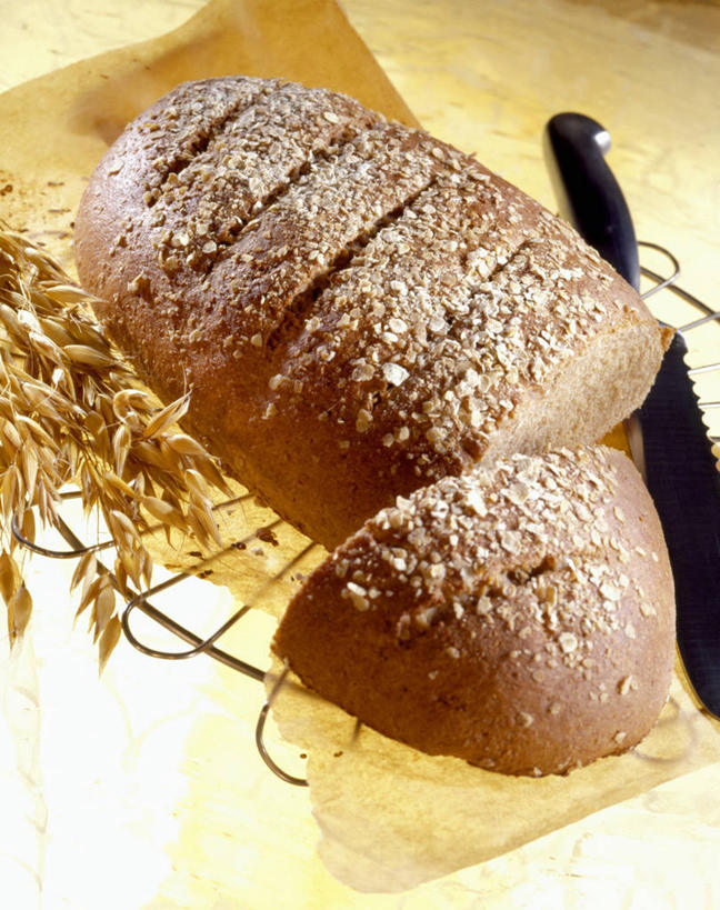 点心,面包,无人,竖图,俯视,室内,特写,白天,玉米,桌面,桌子,蔬菜,阴影,新鲜,反射,木制,棒子,影子,玉蜀黍,食品,面点,燕麦,架子,食物,糕点,木制品,有机食品,绿色食品,苞米,苞芦,苞谷,包谷,大蜀黍,番麦,薏米包,玉高粱,玉麦,珍珠米,铃铛麦,裸燕麦,雀麦,野麦,莜麦,冷却架,彩图,高角度拍摄