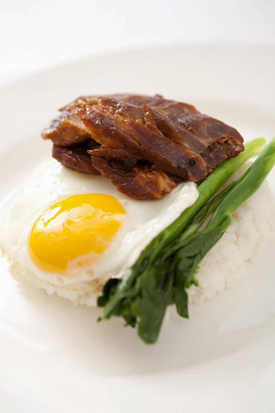 无人,竖图,俯视,室内,特写,白天,白色背景,芦笋,蔬菜,餐具,阴影,新鲜,反射,碟子,盘,影子,蛋,荷包蛋,鸡蛋,煎蛋,肉,食品,肉类,食物,盘子,碟,摄影,有机食品,绿色食品,影棚,肉食,卵,煎鸡蛋,猪尾巴,药鸡豆子,石刁柏,蚂蚁杆,龙须菜,狼尾巴根,彩图,高角度拍摄,影棚拍摄,拍摄,鹅肉