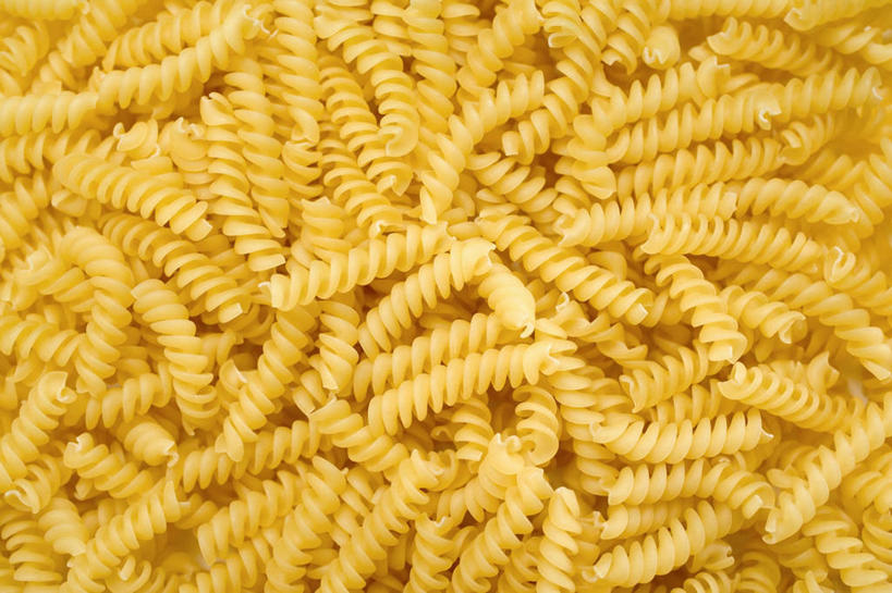 面食,面条,意大利面,无人,横图,俯视,室内,特写,白天,西餐,一堆,许多,堆叠,堆积,面,料理,食品,很多,食物,黄色,西式,堆,螺旋面,彩图,高角度拍摄