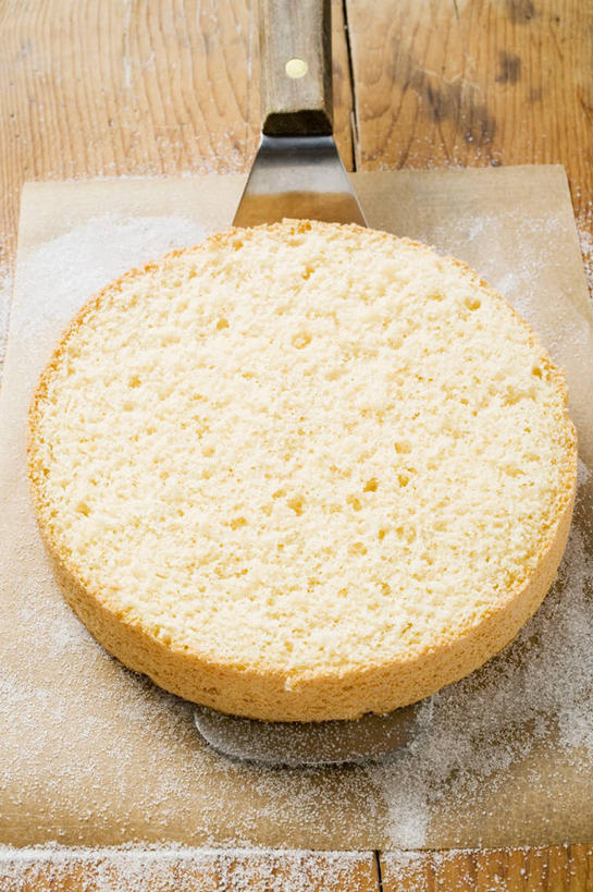 点心,无人,竖图,俯视,室内,特写,白天,下午茶,餐桌,桌子,一块,阴影,反射,木制,影子,食品,食物,糕点,木制品,容器,摄影,影棚,餐台,储藏,储存,海绵蛋糕,彩图,高角度拍摄,影棚拍摄,拍摄,贮存,蛋糕