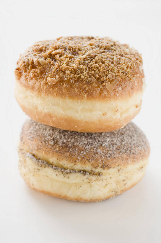 点心,面包,无人,竖图,俯视,室内,特写,白天,白色背景,餐桌,桌子,阴影,反射,影子,食品,面点,食物,糕点,两个,甜甜圈,摄影,影棚,餐台,罂粟籽,多纳滋面包,唐纳滋,面包圈,阿芙蓉,彩图,高角度拍摄,影棚拍摄,拍摄,米囊,御米