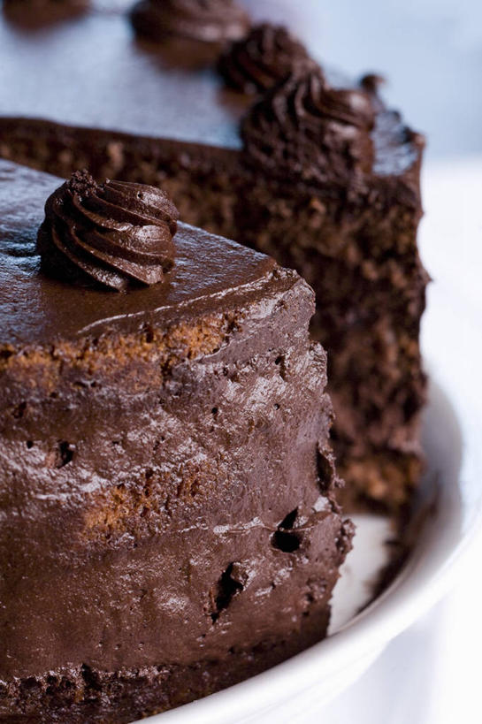 点心,无人,竖图,俯视,室内,特写,白天,下午茶,餐桌,桌子,餐具,切开,阴影,反射,碟子,盘,影子,食品,糖,糖果,甜点,甜品,巧克力蛋糕,食物,糕点,一个,盘子,碟,甜食,巧克力,切,单个,餐台,朱古力,剖面,切面,彩图,高角度拍摄,蛋糕