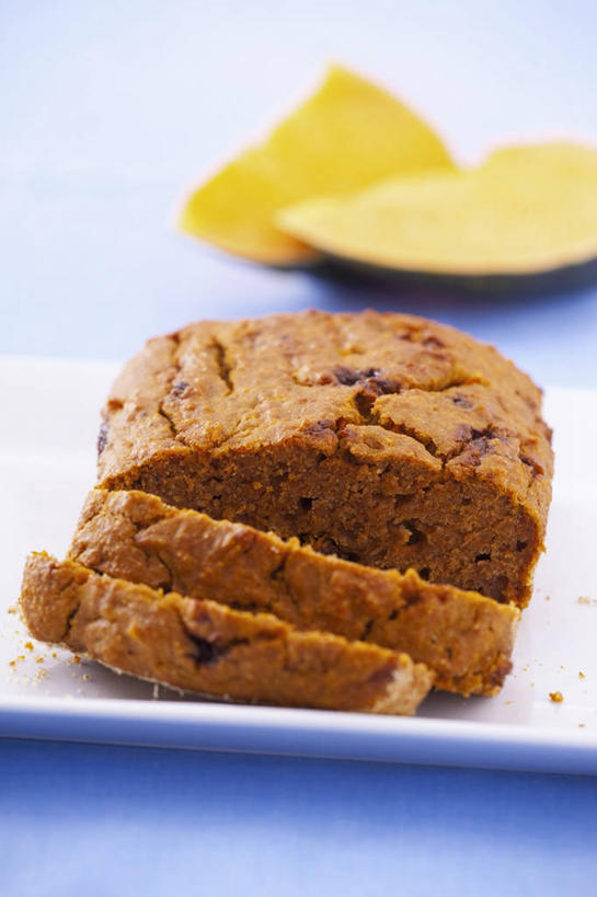 点心,无人,竖图,俯视,室内,特写,白天,餐桌,桌子,南瓜,蔬菜,阴影,蓝色背景,朦胧,模糊,新鲜,反射,影子,金瓜,料理,食品,面点,美食,番瓜,食物,中式,摄影,有机食品,绿色食品,影棚,餐台,麦瓜,倭瓜,横截面,剖面,南瓜饼,截面,截面图形,彩图,高角度拍摄,影棚拍摄,拍摄