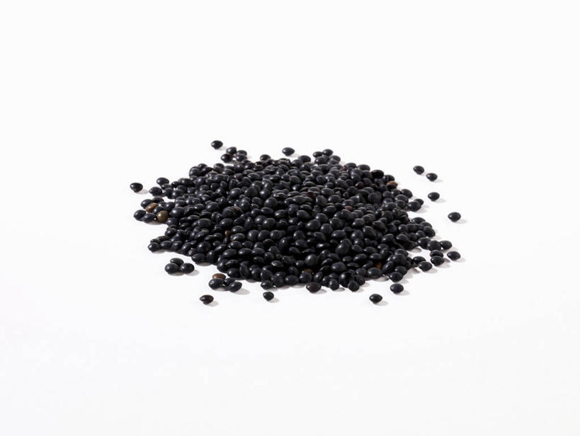 无人,横图,俯视,室内,特写,白天,白色背景,植物,餐桌,桌子,豆,扁豆,蔬菜,一堆,许多,堆叠,堆积,新鲜,豆类,豆子,食品,食物,黑色,摄影,有机食品,绿色食品,影棚,餐台,堆,豆科,白扁豆,羊眼豆,沿篱豆,小刀豆,藤豆,树豆,膨皮豆,南豆,南扁豆,凉衍豆,蛾眉豆,茶豆,藊豆,彩图,高角度拍摄,影棚拍摄,拍摄