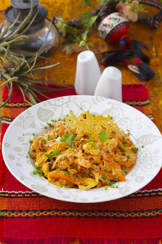 咖哩,无人,竖图,俯视,室内,特写,白天,烹饪,桌面,桌子,叶子,印度,亚洲,木制,布料,陶瓷,炒饭,调料,料理,食品,绿叶,陶瓷制品,调味品,调味料,布纹,咖喱,菜肴,美食,桌布,食物,餐巾,木制品,容器,台布,碗,嫩叶,摄影,佳肴,影棚,储藏,储存,南亚,印度共和国,叶,叶片,彩图,高角度拍摄,影棚拍摄,拍摄,贮存