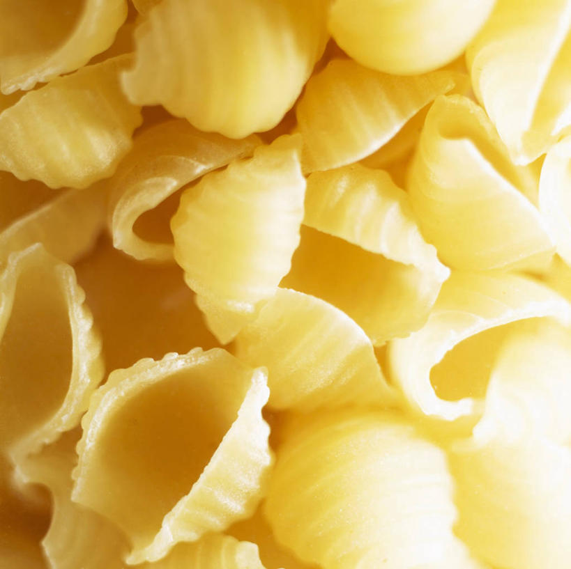 面食,面条,意大利面,无人,横图,俯视,室内,特写,白天,西餐,一堆,许多,堆叠,堆积,朦胧,模糊,透明,面,料理,食品,辉煌,食物,黄色,健康,西式,摄影,活泼,影棚,希望,堆,暖色,贝壳面,光辉,光明,功名,轻快,彩图,高角度拍摄,影棚拍摄,拍摄