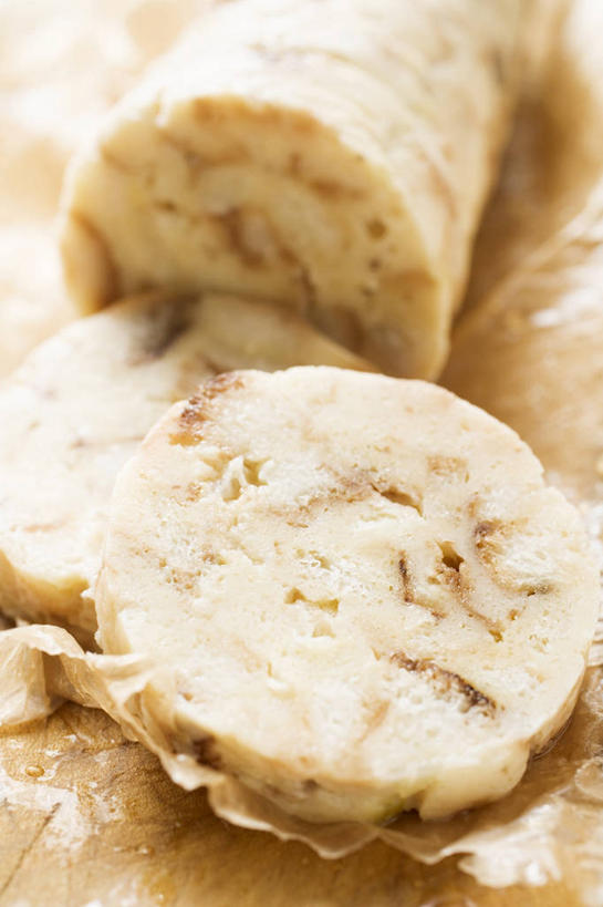 面食,无人,竖图,俯视,室内,特写,白天,中餐,餐桌,生活用品,桌子,许多,阴影,朦胧,模糊,反射,影子,纸,料理,食品,饺子,面点,小吃,食物,纸巾,日用品,中式,餐台,卫生纸,横截面,剖面,水饺,生活用纸,截面,截面图形,彩图,高角度拍摄