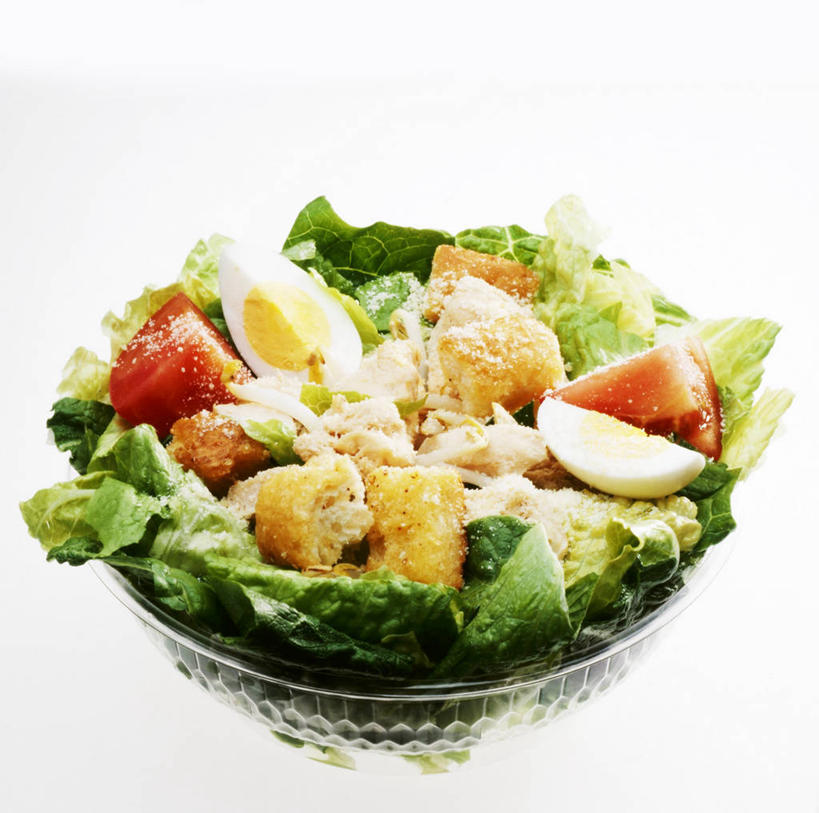 点心,面包,无人,横图,俯视,室内,特写,白天,白色背景,餐桌,桌子,玻璃,一堆,许多,阴影,堆叠,堆积,新鲜,反射,影子,生菜,莴苣,蛋,鸡蛋,鸡肉,肉,生食,沙拉,食品,面点,色拉,沙律,肉类,玻璃制品,食物,糕点,一个,容器,碗,摄影,有机食品,绿色食品,影棚,单个,餐台,色拉酱,储藏,堆,储存,千岛酱,肉食,春菜,鹅仔菜,莴仔菜,千金菜,卵,叶用莴苣,彩图,高角度拍摄,影棚拍摄,拍摄,凯萨沙拉,贮存