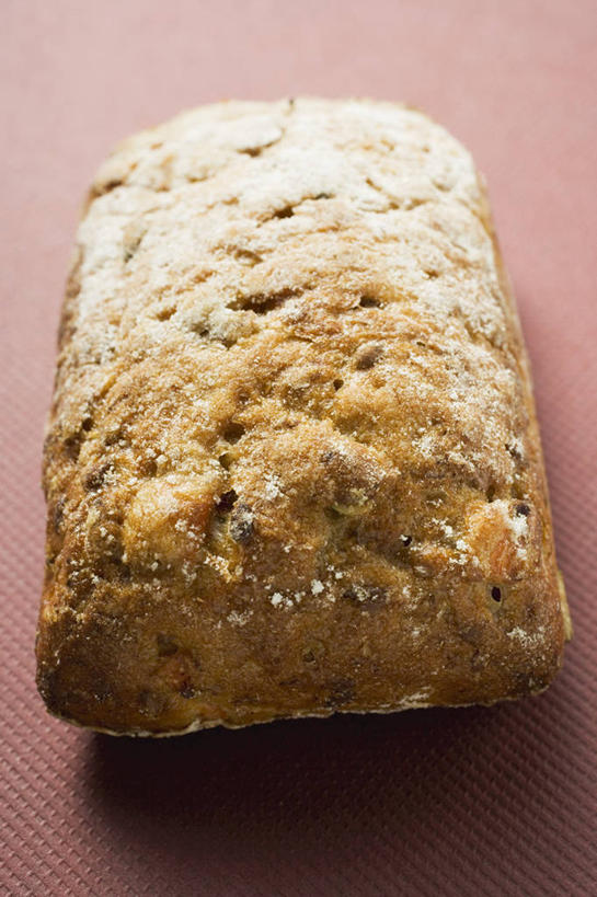 点心,面包,无人,竖图,俯视,室内,特写,白天,桌面,桌子,阴影,红色背景,朦胧,模糊,反射,木制,影子,食品,面点,燕麦,食物,糕点,一个,木制品,摄影,影棚,单个,小圆面包,玉麦,铃铛麦,裸燕麦,雀麦,野麦,莜麦,彩图,高角度拍摄,影棚拍摄,拍摄