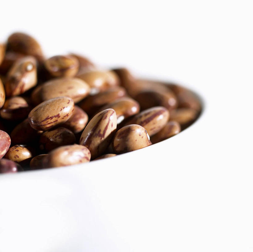 无人,横图,俯视,室内,特写,白天,白色背景,植物,餐桌,桌子,豆,蔬菜,一堆,许多,阴影,堆叠,堆积,新鲜,反射,影子,陶瓷,豆类,豆子,刀豆,食品,棕色,陶瓷制品,很多,四季豆,食物,一个,容器,碗,摄影,有机食品,绿色食品,影棚,单个,餐台,储藏,堆,储存,芸豆,豆科,菜豆,二季豆,白肾豆,架豆,玉豆,去豆,彩图,高角度拍摄,影棚拍摄,拍摄,贮存