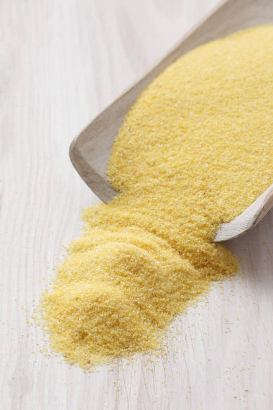 无人,竖图,俯视,室内,特写,白天,白色背景,餐桌,桌子,一堆,许多,阴影,堆叠,堆积,反射,粉末,影子,面粉,粮食,黄色,容器,粉,摄影,影棚,餐台,储藏,堆,农产品,储存,原材料,玉米粉,粉状,彩图,高角度拍摄,影棚拍摄,拍摄,玉米面,贮存