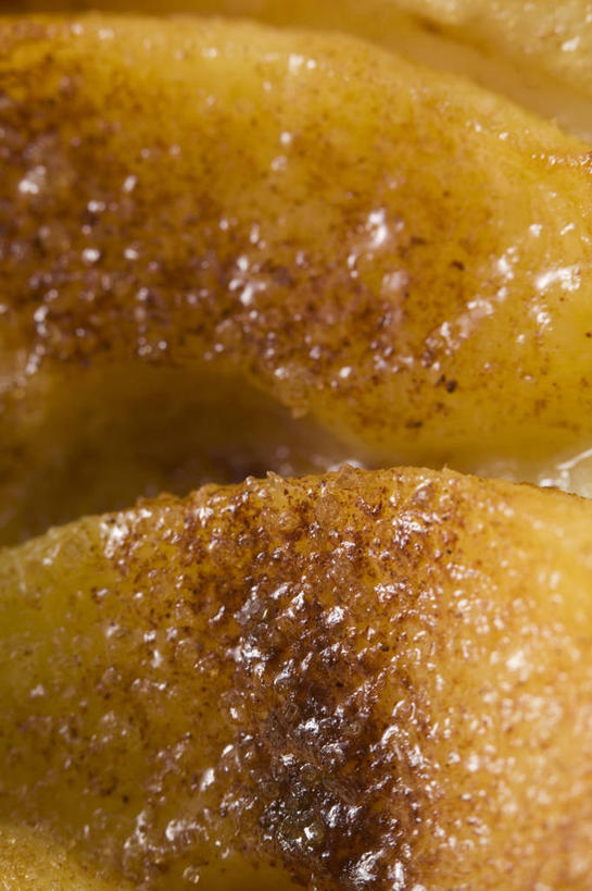 面食,无人,竖图,俯视,室内,特写,白天,烹饪,西餐,阴影,朦胧,模糊,反射,影子,料理,食品,面点,菜肴,美食,食物,黄色,西式,佳肴,派,彩图,高角度拍摄,苹果派