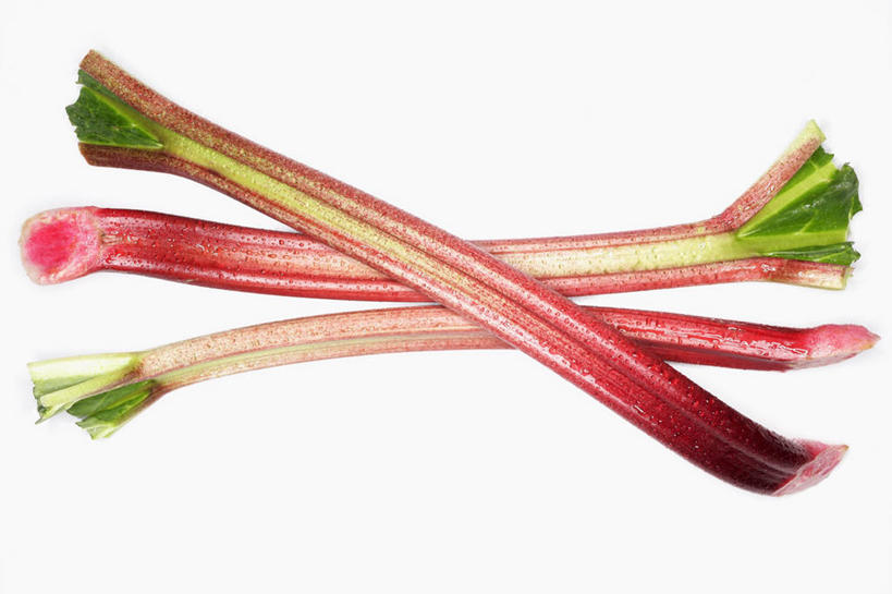 无人,横图,俯视,室内,特写,白天,白色背景,植物,桌面,桌子,阴影,反射,木制,影子,草药,药草,中药,三个,木制品,摄影,影棚,药材,中草药,大黄,中药材,本草,川军,蜀大黄,熟大黄,彩图,高角度拍摄,影棚拍摄,拍摄