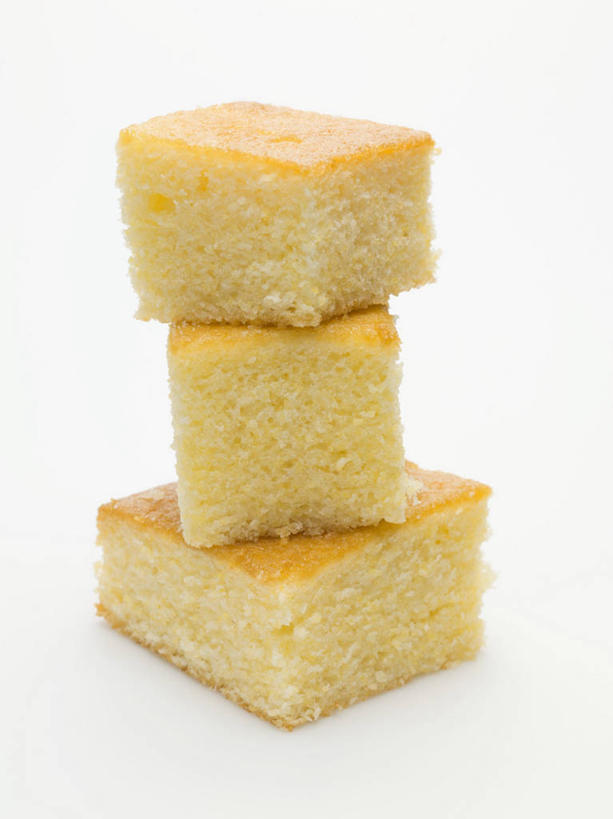 点心,面包,无人,竖图,俯视,室内,特写,白天,白色背景,餐桌,桌子,一堆,阴影,堆叠,堆积,反射,影子,食品,面点,食物,糕点,三个,摄影,影棚,餐台,堆,彩图,高角度拍摄,影棚拍摄,拍摄,玉米面包