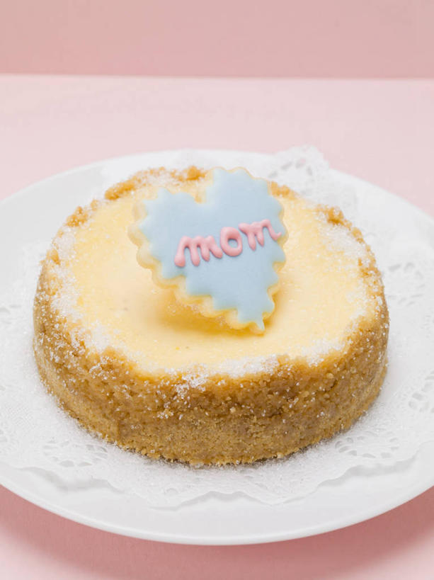 点心,无人,竖图,俯视,室内,特写,白天,爱情,下午茶,桌面,桌子,餐具,阴影,粉色背景,爱心,反射,木制,英文,标志,碟子,盘,文字,影子,字符,字母,食品,芝士蛋糕,曲奇,浪漫,标识,食物,糕点,盘子,木制品,碟,饼干,零食,温暖,温馨,心形,起司蛋糕,恩爱,摄影,影棚,英文字母,和睦,曲奇饼,曲奇饼干,心型,彩图,高角度拍摄,影棚拍摄,拍摄,干酪蛋糕,融洽,蛋糕