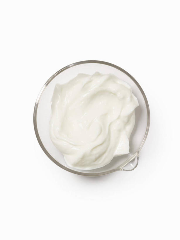 牛奶,无人,竖图,俯视,室内,特写,白天,白色背景,桌面,桌子,杯子,阴影,反射,木制,影子,饮品,一杯,营养,酸奶,玻璃制品,饮料,一个,木制品,水杯,摄影,影棚,单个,乳制品,奶,发酵,优格,优酪乳,玻璃杯,彩图,高角度拍摄,影棚拍摄,拍摄