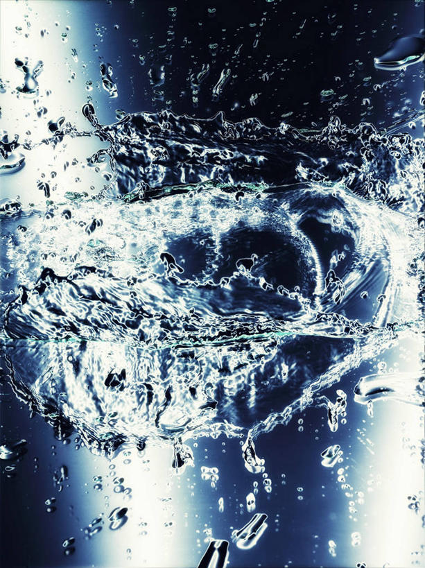 无人,竖图,室内,特写,白天,正面,水,阴影,飞溅,溅,反射,液体,影子,水滴,水珠,喷洒,彩图