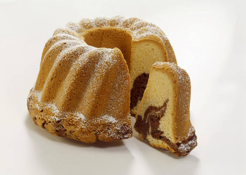 点心,无人,横图,俯视,室内,特写,白天,白色背景,下午茶,桌面,桌子,阴影,反射,木制,影子,食品,食物,糕点,一个,木制品,摄影,影棚,单个,大理石蛋糕,彩图,高角度拍摄,影棚拍摄,拍摄,蛋糕