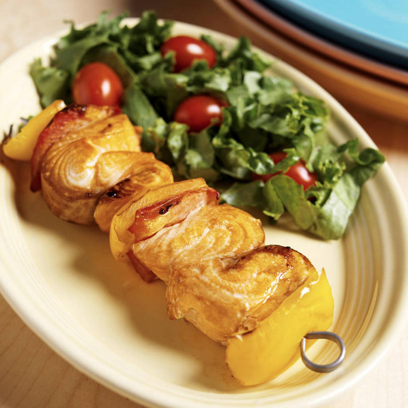 三文鱼,无人,方图,俯视,室内,特写,白天,餐桌,桌子,鲑鱼,辣椒,蔬菜,西红柿,小番茄,餐具,阴影,新鲜,反射,碟子,盘,影子,肉,生食,蔬菜沙拉,鱼肉,沙拉,食品,色拉,沙律,肉类,食物,一个,盘子,碟,有机食品,绿色食品,单个,餐台,色拉酱,大马哈鱼,千岛酱,肉食,彩椒,辣角,红海椒,大椒,辣虎,广椒,撒蒙鱼,萨门鱼,冰海之皇,鲑,马哈鱼,麻哈鱼,大麻哈鱼,小西红柿,樱桃小番茄,珍珠小番茄,樱桃番茄,甜椒,柿子椒,圣女果,辣子,海椒,番茄,番椒,灯笼椒,彩图,高角度拍摄,红点鲑