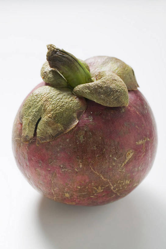 无人,竖图,俯视,室内,特写,白天,白色背景,餐桌,桌子,水果,阴影,新鲜,反射,影子,生食,食品,果实,食物,一个,摄影,有机食品,绿色食品,影棚,单个,餐台,山竹果,山竹,莽吉柿,山竹子,山竺,彩图,高角度拍摄,影棚拍摄,拍摄