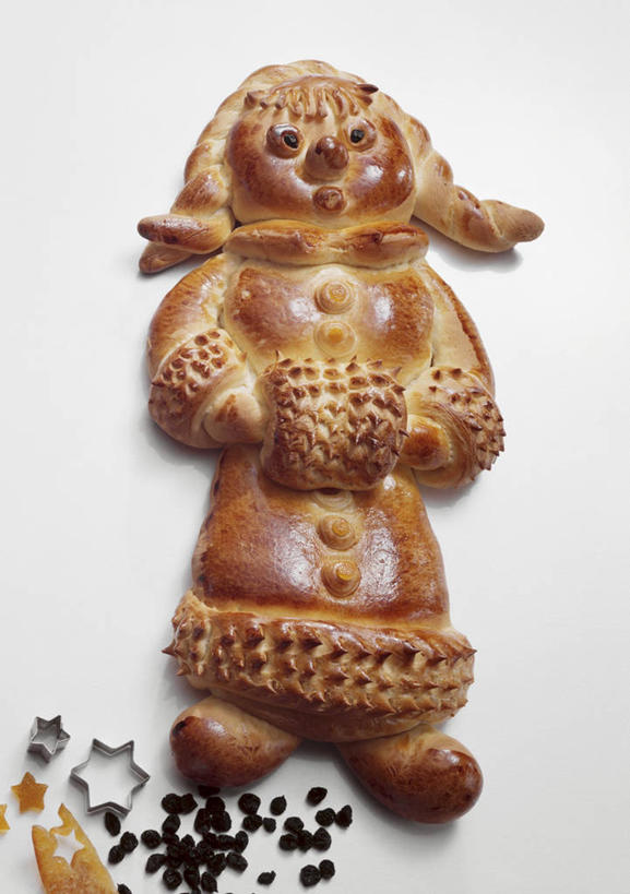 点心,面包,无人,竖图,俯视,室内,特写,白天,白色背景,桌面,桌子,圣诞节,阴影,节日,庆祝,反射,木制,影子,食品,面点,文化,食物,糕点,一个,木制品,庆典,摄影,影棚,单个,纪念,辫子面包,彩图,高角度拍摄,影棚拍摄,拍摄