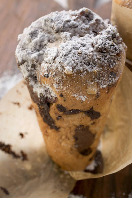 点心,面包,无人,竖图,俯视,室内,特写,白天,餐桌,桌子,水果,阴影,新鲜,反射,影子,生食,食品,面点,果实,食物,糕点,有机食品,绿色食品,餐台,蔓越莓,小红莓,彩图,高角度拍摄