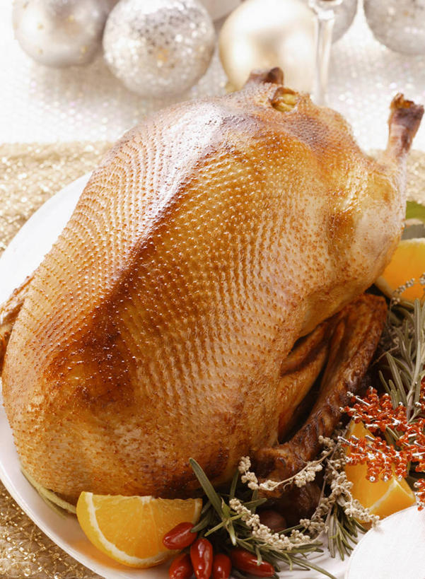 无人,竖图,俯视,室内,特写,白天,烹饪,中餐,桌面,桌子,餐具,水果,圣诞节,切开,阴影,节日,朦胧,模糊,庆祝,新鲜,装饰,反射,木制,碟子,挂饰,盘,影子,肉,生食,料理,食品,果实,圣诞球,文化,菜肴,美食,肉类,球,烧鹅,食物,一个,盘子,木制品,碟,切,庆典,球体,中式,佳肴,有机食品,绿色食品,单个,纪念,华丽,修饰,点缀,甜橙,剖面,肉食,切面,衬托,美观,雅致,雅观,广东菜,粤菜,橙子,橙,彩图,高角度拍摄,鹄壳,黄橙,黄果,金橙,金环,金球,糖橙,鹅肉