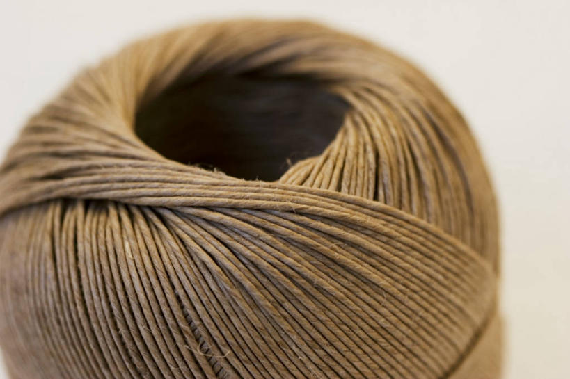 无人,横图,俯视,室内,特写,白天,白色背景,静物,阴影,朦胧,模糊,卷曲,编织,缠绕,反射,影子,织物,线团,纺织,一个,毛线,摄影,影棚,单个,彩图,高角度拍摄,影棚拍摄,拍摄